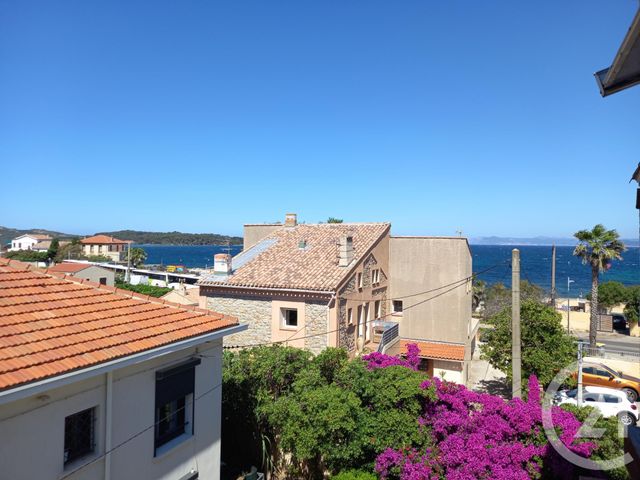 Afficher la photo en grand Studio à vendre - 1 pièce - 20.64 m2 - SIX FOURS LES PLAGES - 83 - PROVENCE-ALPES-COTE-D-AZUR - Century 21 Agence Du Bord De Mer
