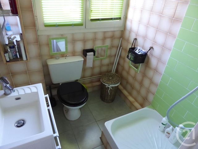 Afficher la photo en grand Appartement T1 à vendre - 1 pièce - 17.8 m2 - SIX FOURS LES PLAGES - 83 - PROVENCE-ALPES-COTE-D-AZUR - Century 21 Agence Du Bord De Mer