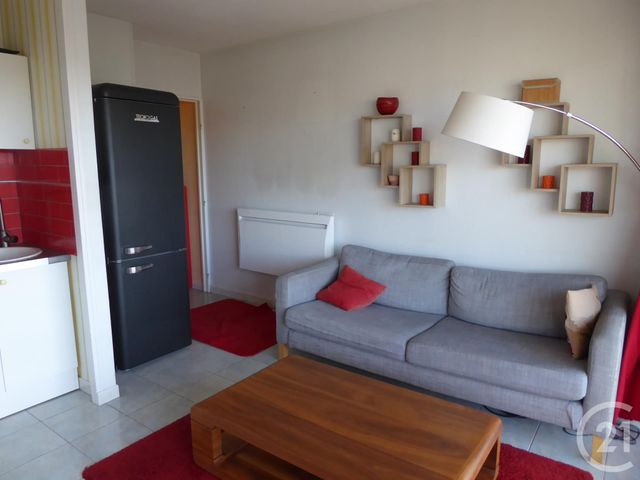 Appartement T2 à vendre - 2 pièces - 33.39 m2 - SIX FOURS LES PLAGES - 83 - PROVENCE-ALPES-COTE-D-AZUR - Century 21 Agence Du Bord De Mer Appartement T2 à vendre - 2 pièces - 33.39 m2 - SIX FOURS LES PLAGES - 83 - PROVENCE-ALPES-COTE-D-AZUR - Century 21 Agence Du Bord De Mer