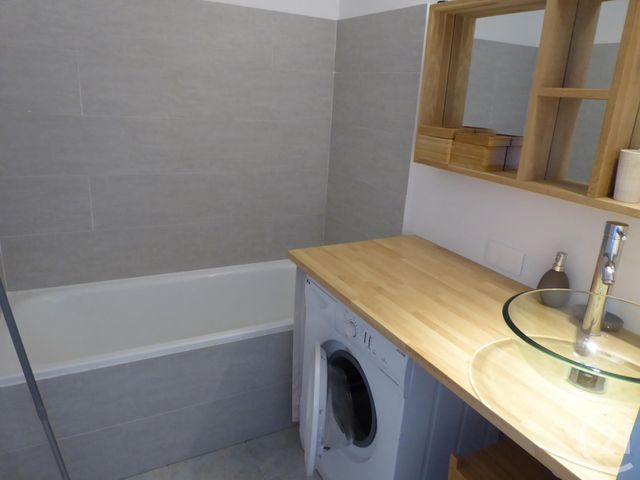 Appartement T2 à vendre - 2 pièces - 33.39 m2 - SIX FOURS LES PLAGES - 83 - PROVENCE-ALPES-COTE-D-AZUR - Century 21 Agence Du Bord De Mer Appartement T2 à vendre - 2 pièces - 33.39 m2 - SIX FOURS LES PLAGES - 83 - PROVENCE-ALPES-COTE-D-AZUR - Century 21 Agence Du Bord De Mer