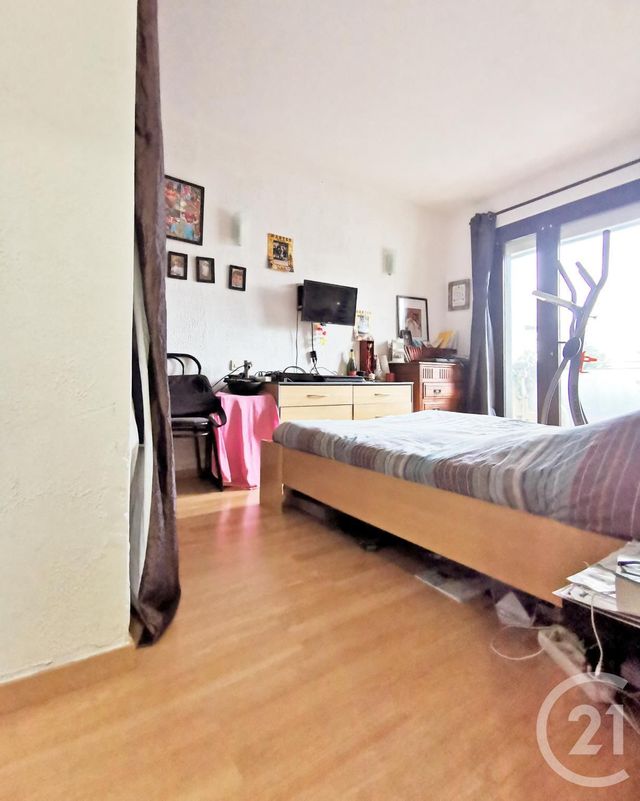 Afficher la photo en grand Appartement F3 à vendre - 3 pièces - 64.0 m2 - SIX FOURS LES PLAGES - 83 - PROVENCE-ALPES-COTE-D-AZUR - Century 21 Agence Du Bord De Mer