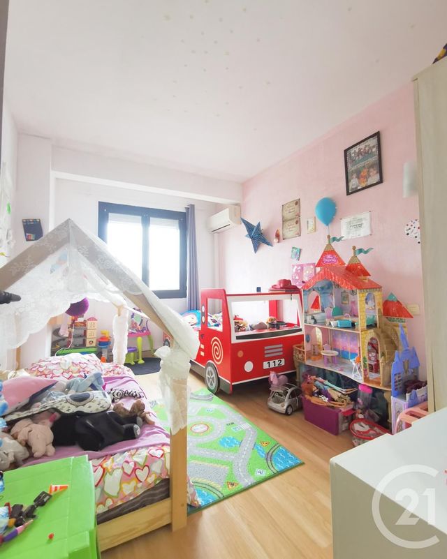 Afficher la photo en grand Appartement F3 à vendre - 3 pièces - 64.0 m2 - SIX FOURS LES PLAGES - 83 - PROVENCE-ALPES-COTE-D-AZUR - Century 21 Agence Du Bord De Mer