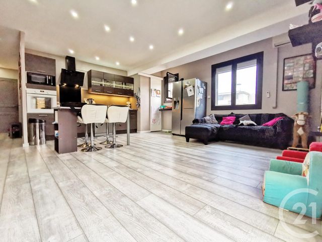 Afficher la photo en grand Appartement F3 à vendre - 3 pièces - 64.0 m2 - SIX FOURS LES PLAGES - 83 - PROVENCE-ALPES-COTE-D-AZUR - Century 21 Agence Du Bord De Mer