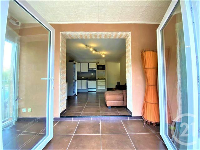 Afficher la photo en grand Appartement T2 à vendre - 2 pièces - 36.0 m2 - SIX FOURS LES PLAGES - 83 - PROVENCE-ALPES-COTE-D-AZUR - Century 21 Agence Du Bord De Mer