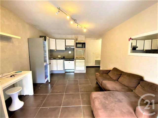 Afficher la photo en grand Appartement T2 à vendre - 2 pièces - 36.0 m2 - SIX FOURS LES PLAGES - 83 - PROVENCE-ALPES-COTE-D-AZUR - Century 21 Agence Du Bord De Mer