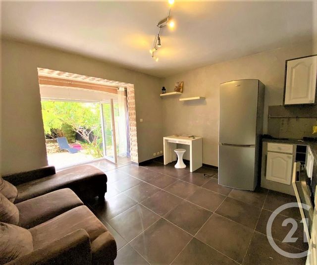 Afficher la photo en grand Appartement T2 à vendre - 2 pièces - 36.0 m2 - SIX FOURS LES PLAGES - 83 - PROVENCE-ALPES-COTE-D-AZUR - Century 21 Agence Du Bord De Mer