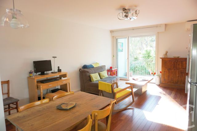 Afficher la photo en grand Appartement T3 à vendre - 3 pièces - 70.15 m2 - BANDOL - 83 - PROVENCE-ALPES-COTE-D-AZUR - Century 21 Agence Du Bord De Mer