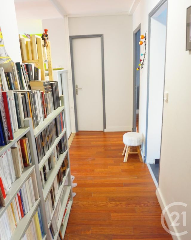 Afficher la photo en grand Appartement T3 à vendre - 3 pièces - 70.15 m2 - BANDOL - 83 - PROVENCE-ALPES-COTE-D-AZUR - Century 21 Agence Du Bord De Mer