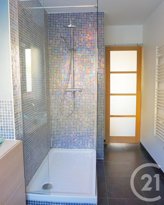 Afficher la photo en grand Appartement T3 à vendre - 3 pièces - 70.15 m2 - BANDOL - 83 - PROVENCE-ALPES-COTE-D-AZUR - Century 21 Agence Du Bord De Mer