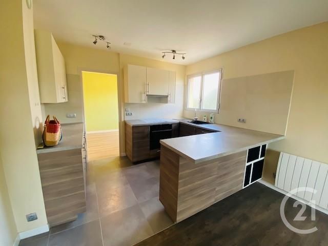 Afficher la photo en grand appartement à louer - 2 pièces - 37.9 m2 - SIX FOURS LES PLAGES - 83 - PROVENCE-ALPES-COTE-D-AZUR - Century 21 Agence Du Bord De Mer