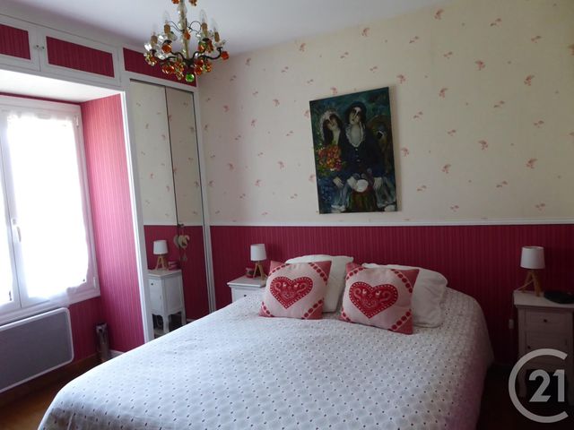 Afficher la photo en grand maison à vendre - 7 pièces - 140.0 m2 - SIX FOURS LES PLAGES - 83 - PROVENCE-ALPES-COTE-D-AZUR - Century 21 Agence Du Bord De Mer