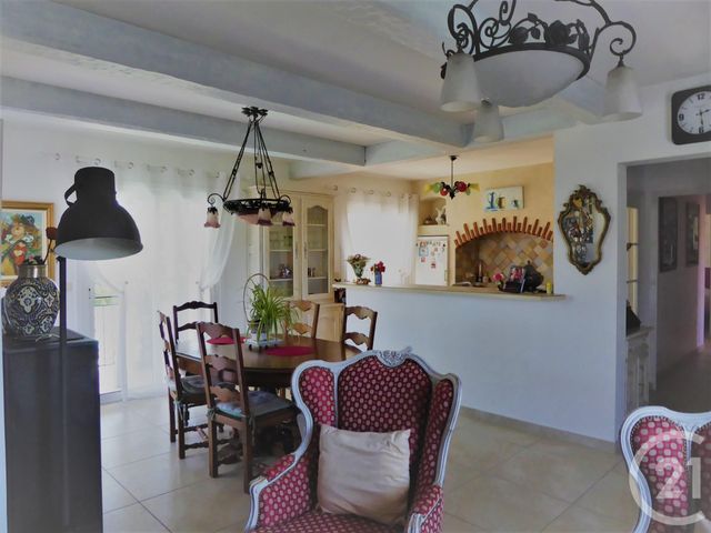 Afficher la photo en grand maison à vendre - 7 pièces - 140.0 m2 - SIX FOURS LES PLAGES - 83 - PROVENCE-ALPES-COTE-D-AZUR - Century 21 Agence Du Bord De Mer