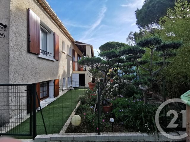 Afficher la photo en grand maison à vendre - 7 pièces - 140.0 m2 - SIX FOURS LES PLAGES - 83 - PROVENCE-ALPES-COTE-D-AZUR - Century 21 Agence Du Bord De Mer
