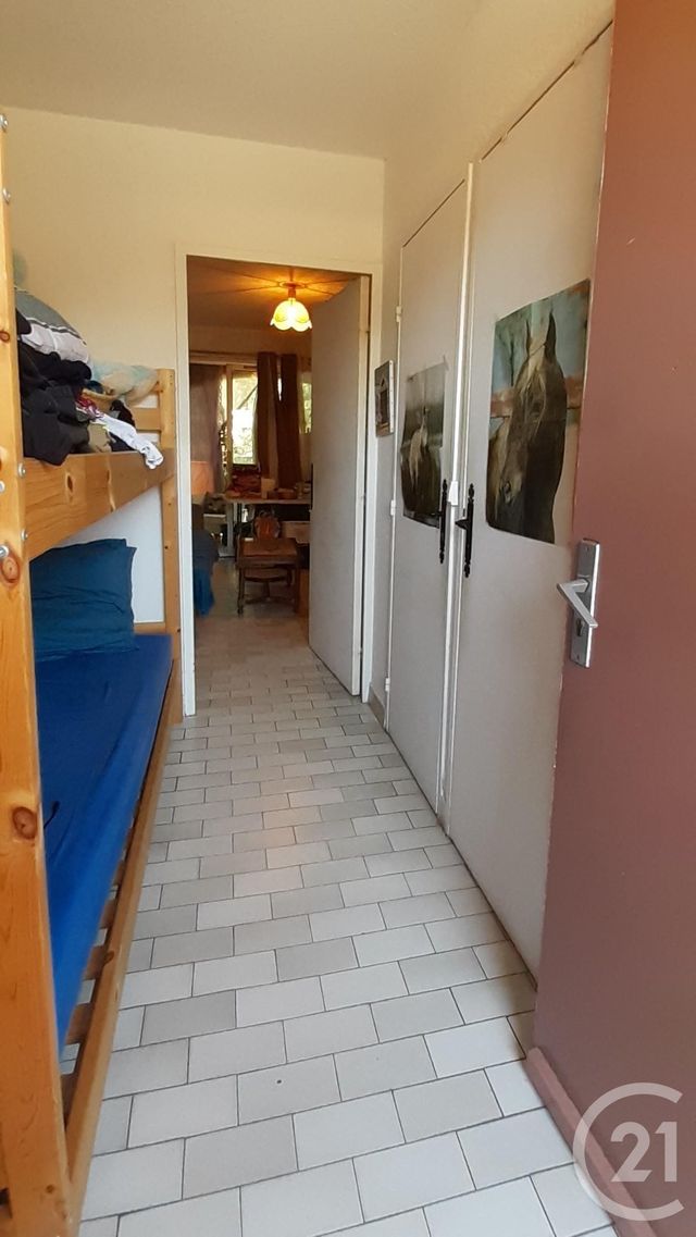 Afficher la photo en grand Studio à vendre - 1 pièce - 22.01 m2 - SANARY SUR MER - 83 - PROVENCE-ALPES-COTE-D-AZUR - Century 21 Agence Du Bord De Mer