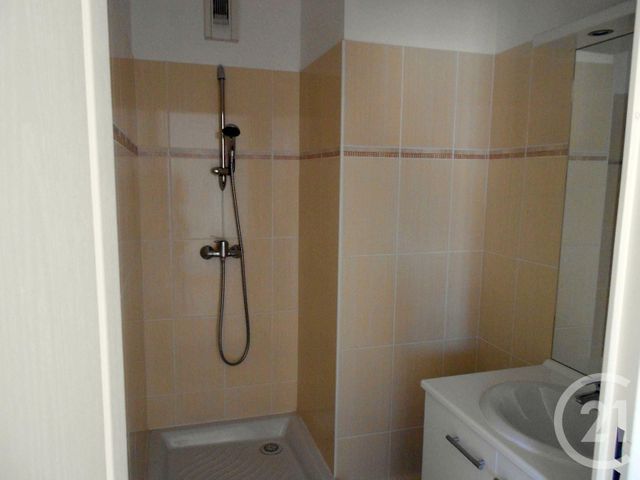 Afficher la photo en grand Appartement F2 à louer - 2 pièces - 42.93 m2 - LA SEYNE SUR MER - 83 - PROVENCE-ALPES-COTE-D-AZUR - Century 21 Agence Du Bord De Mer