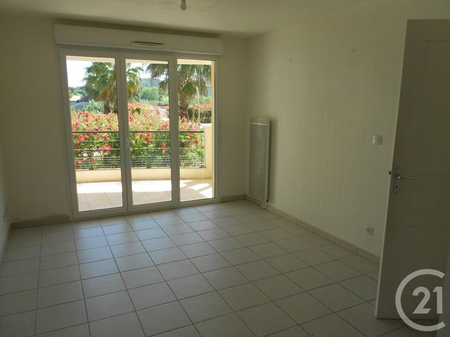 Afficher la photo en grand Appartement F3 à louer - 3 pièces - 62.13 m2 - LA SEYNE SUR MER - 83 - PROVENCE-ALPES-COTE-D-AZUR - Century 21 Agence Du Bord De Mer
