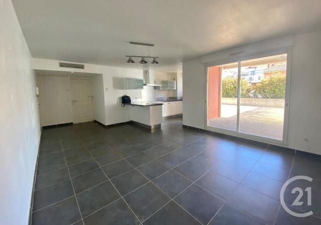 Appartement T3 à vendre - 3 pièces - 62.32 m2 - SIX FOURS LES PLAGES - 83 - PROVENCE-ALPES-COTE-D-AZUR - Century 21 Agence Du Bord De Mer
