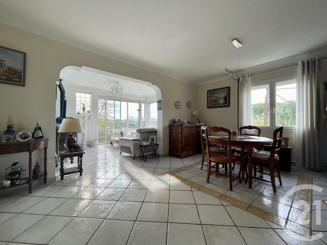 Appartement T5 à vendre - 5 pièces - 129.0 m2 - SIX FOURS LES PLAGES - 83 - PROVENCE-ALPES-COTE-D-AZUR - Century 21 Agence Du Bord De Mer
