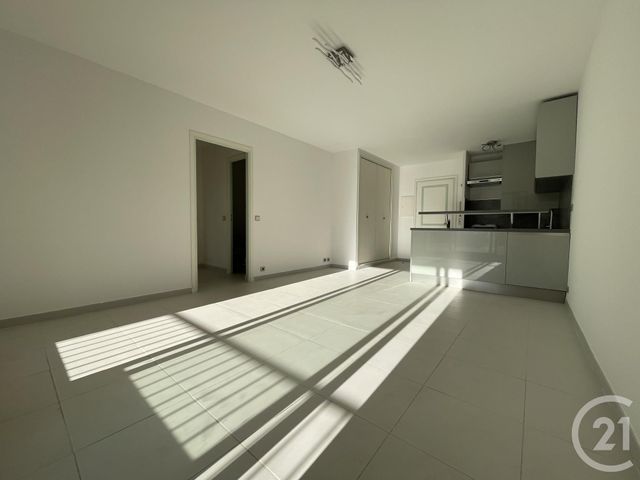 Appartement T2 à vendre - 2 pièces - 46.75 m2 - SIX FOURS LES PLAGES - 83 - PROVENCE-ALPES-COTE-D-AZUR - Century 21 Agence Du Bord De Mer