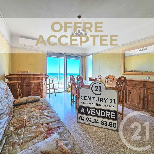 Appartement T3 à vendre - 3 pièces - 64.23 m2 - SIX FOURS LES PLAGES - 83 - PROVENCE-ALPES-COTE-D-AZUR - Century 21 Agence Du Bord De Mer