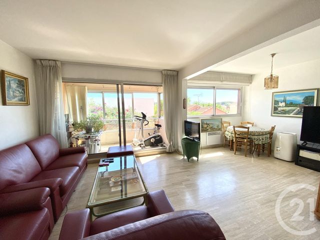 Appartement T2 à vendre - 3 pièces - 52.45 m2 - SANARY SUR MER - 83 - PROVENCE-ALPES-COTE-D-AZUR - Century 21 Agence Du Bord De Mer