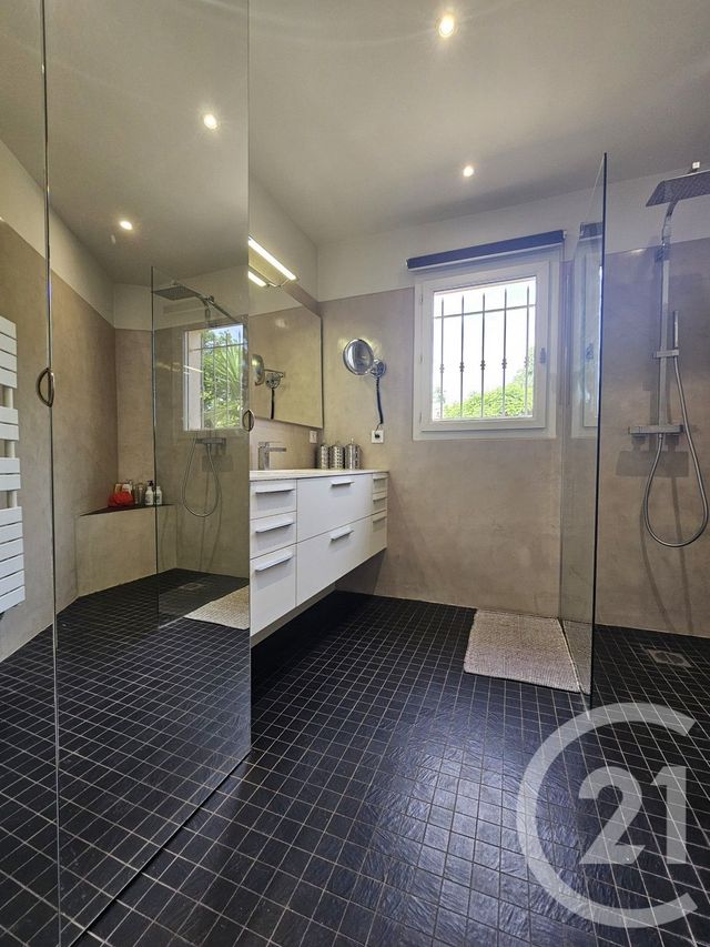 maison à vendre - 4 pièces - 127.1 m2 - SIX FOURS LES PLAGES - 83 - PROVENCE-ALPES-COTE-D-AZUR - Century 21 Agence Du Bord De Mer