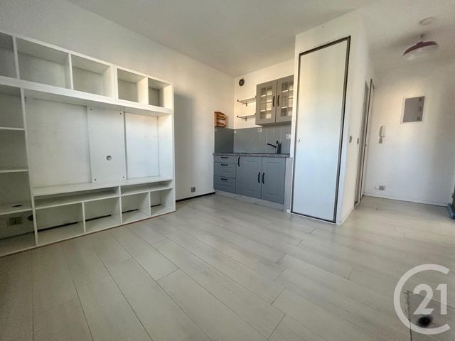 Appartement à vendre - 2 pièces - 27.0 m2 - SIX FOURS LES PLAGES - 83 - PROVENCE-ALPES-COTE-D-AZUR - Century 21 Agence Du Bord De Mer