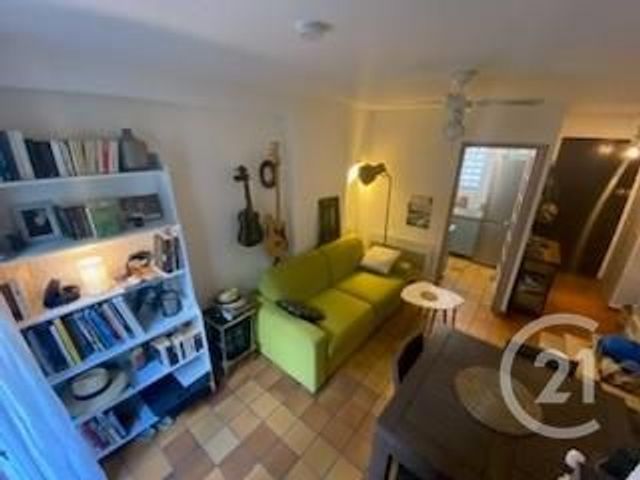appartement à louer - 2 pièces - 45.4 m2 - SIX FOURS LES PLAGES - 83 - PROVENCE-ALPES-COTE-D-AZUR - Century 21 Agence Du Bord De Mer