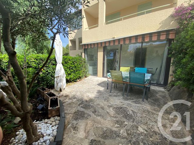 Appartement T2 à vendre - 2 pièces - 25.59 m2 - SANARY SUR MER - 83 - PROVENCE-ALPES-COTE-D-AZUR - Century 21 Agence Du Bord De Mer