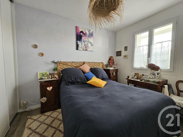 Appartement T2 à vendre - 2 pièces - 46.6 m2 - SIX FOURS LES PLAGES - 83 - PROVENCE-ALPES-COTE-D-AZUR - Century 21 Agence Du Bord De Mer