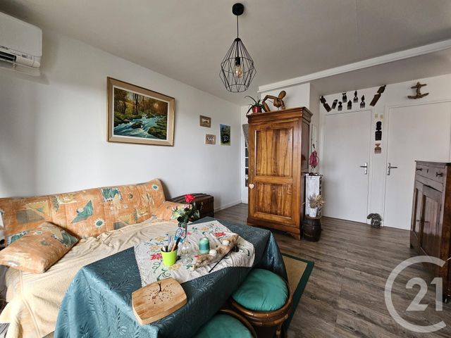 Appartement T2 à vendre - 2 pièces - 46.6 m2 - SIX FOURS LES PLAGES - 83 - PROVENCE-ALPES-COTE-D-AZUR - Century 21 Agence Du Bord De Mer