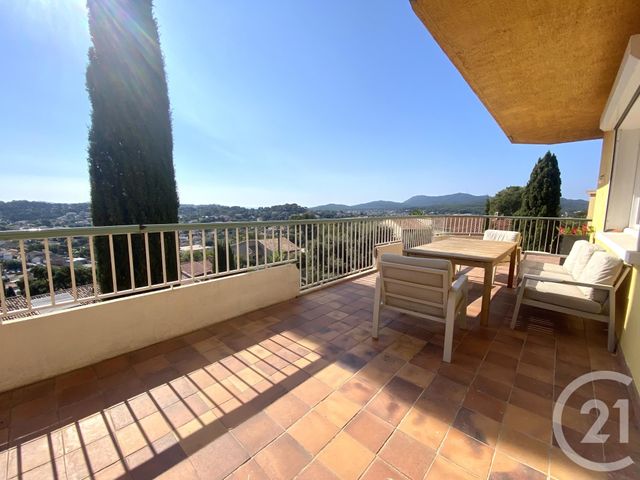 Appartement T4 à vendre - 4 pièces - 140.73 m2 - SIX FOURS LES PLAGES - 83 - PROVENCE-ALPES-COTE-D-AZUR - Century 21 Agence Du Bord De Mer