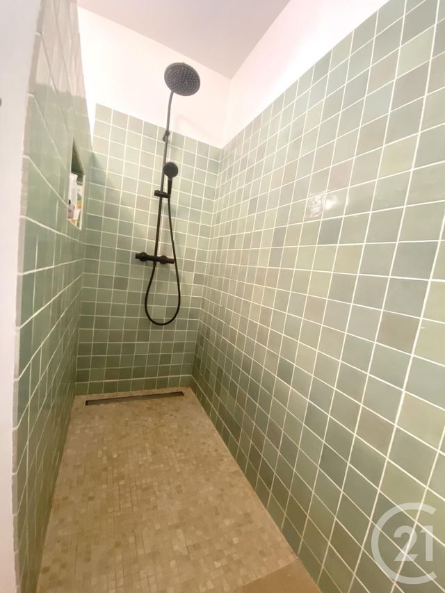 Appartement T4 à vendre - 4 pièces - 140.73 m2 - SIX FOURS LES PLAGES - 83 - PROVENCE-ALPES-COTE-D-AZUR - Century 21 Agence Du Bord De Mer