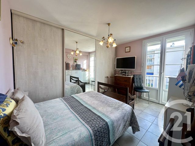 Appartement T4 à vendre - 4 pièces - 76.0 m2 - LA SEYNE SUR MER - 83 - PROVENCE-ALPES-COTE-D-AZUR - Century 21 Agence Du Bord De Mer