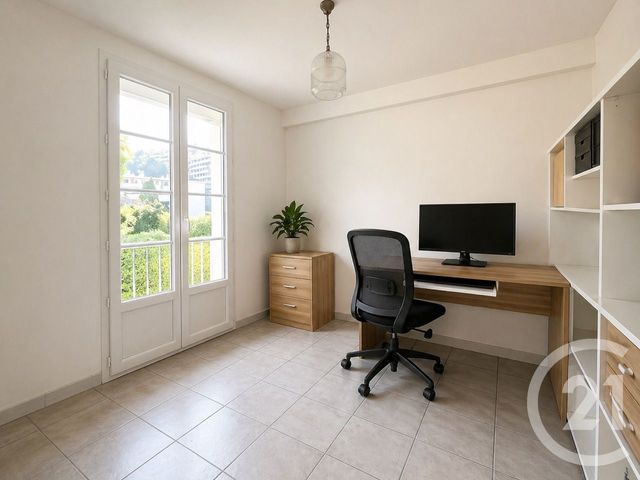 Appartement T4 à vendre - 4 pièces - 76.0 m2 - LA SEYNE SUR MER - 83 - PROVENCE-ALPES-COTE-D-AZUR - Century 21 Agence Du Bord De Mer