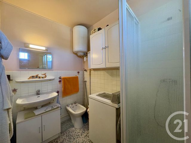 Appartement T2 à vendre - 2 pièces - 42.5 m2 - SIX FOURS LES PLAGES - 83 - PROVENCE-ALPES-COTE-D-AZUR - Century 21 Agence Du Bord De Mer