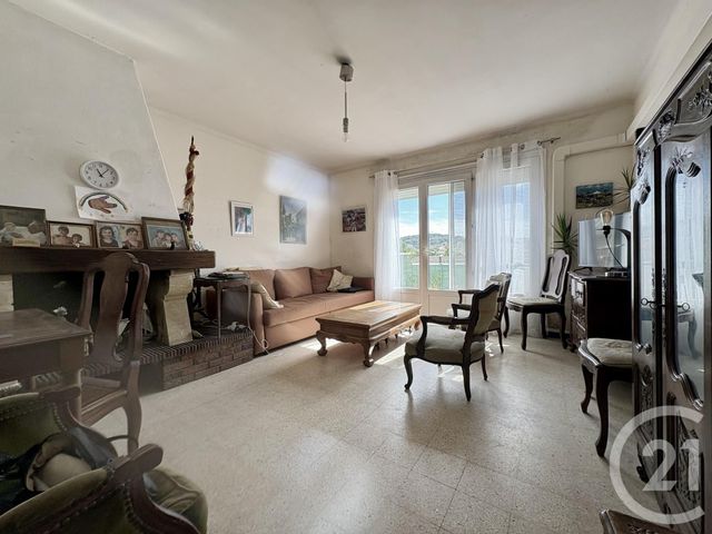 Afficher la photo en grand Appartement T3 à vendre - 3 pièces - 60.5 m2 - SIX FOURS LES PLAGES - 83 - PROVENCE-ALPES-COTE-D-AZUR - Century 21 Agence Du Bord De Mer