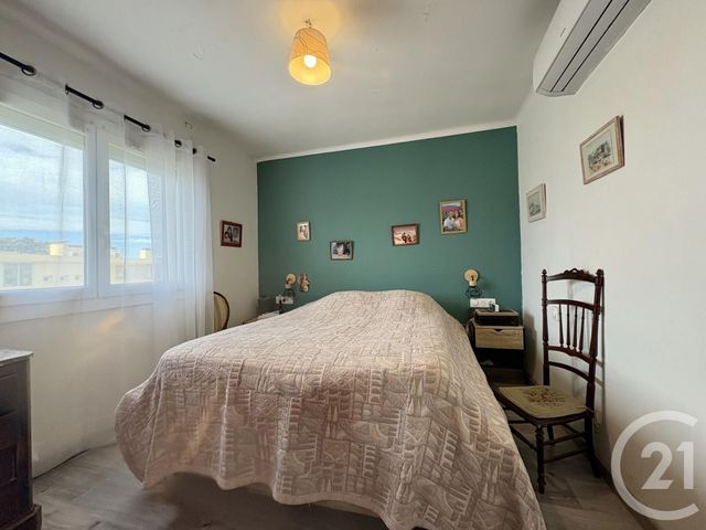 Afficher la photo en grand Appartement T3 à vendre - 3 pièces - 60.5 m2 - SIX FOURS LES PLAGES - 83 - PROVENCE-ALPES-COTE-D-AZUR - Century 21 Agence Du Bord De Mer