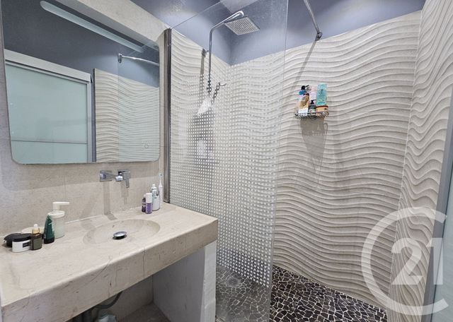 Appartement T3 à vendre - 3 pièces - 59.43 m2 - LA SEYNE SUR MER - 83 - PROVENCE-ALPES-COTE-D-AZUR - Century 21 Agence Du Bord De Mer