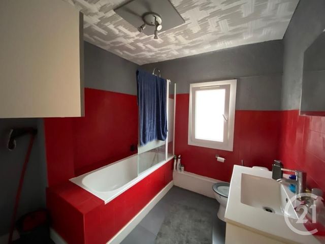 Appartement T2 à louer - 2 pièces - 32.8 m2 - LA SEYNE SUR MER - 83 - PROVENCE-ALPES-COTE-D-AZUR - Century 21 Agence Du Bord De Mer