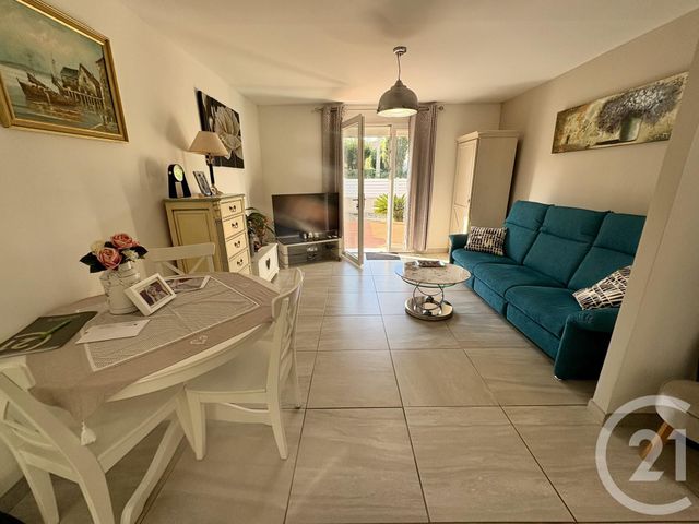 Appartement T3 à vendre - 3 pièces - 57.1 m2 - SIX FOURS LES PLAGES - 83 - PROVENCE-ALPES-COTE-D-AZUR - Century 21 Agence Du Bord De Mer