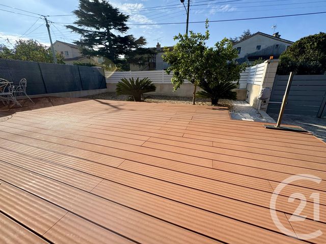 Appartement T3 à vendre - 3 pièces - 57.1 m2 - SIX FOURS LES PLAGES - 83 - PROVENCE-ALPES-COTE-D-AZUR - Century 21 Agence Du Bord De Mer