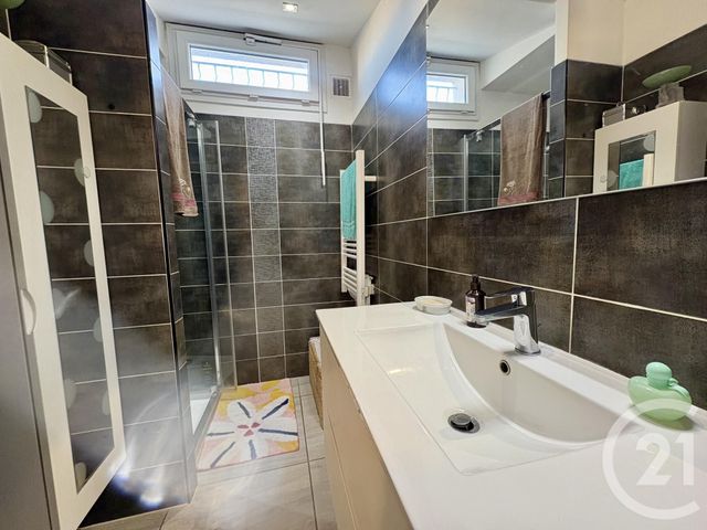 Appartement T3 à vendre - 3 pièces - 57.1 m2 - SIX FOURS LES PLAGES - 83 - PROVENCE-ALPES-COTE-D-AZUR - Century 21 Agence Du Bord De Mer