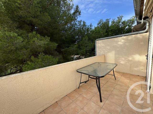 Appartement T2 à louer - 2 pièces - 31.87 m2 - SIX FOURS LES PLAGES - 83 - PROVENCE-ALPES-COTE-D-AZUR - Century 21 Agence Du Bord De Mer
