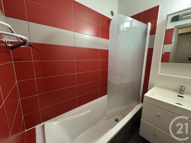 Appartement T2 à louer - 2 pièces - 31.87 m2 - SIX FOURS LES PLAGES - 83 - PROVENCE-ALPES-COTE-D-AZUR - Century 21 Agence Du Bord De Mer