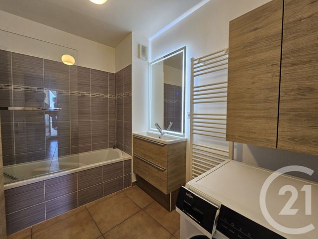 Appartement T3 à vendre - 3 pièces - 63.36 m2 - SIX FOURS LES PLAGES - 83 - PROVENCE-ALPES-COTE-D-AZUR - Century 21 Agence Du Bord De Mer