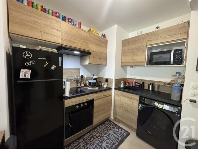 Appartement T2 à louer - 2 pièces - 41.0 m2 - LA SEYNE SUR MER - 83 - PROVENCE-ALPES-COTE-D-AZUR - Century 21 Agence Du Bord De Mer