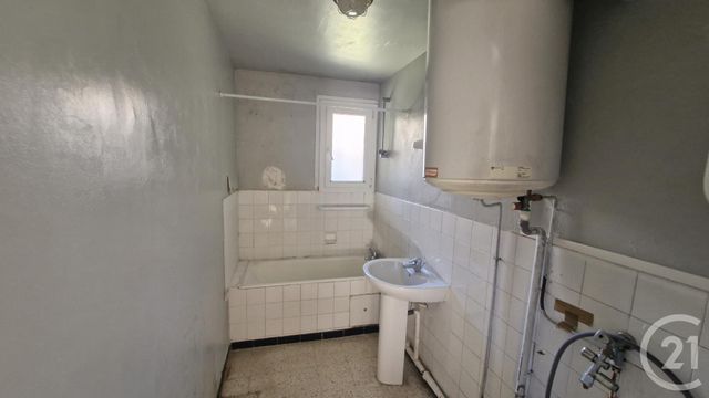 Appartement F3 à vendre - 3 pièces - 61.87 m2 - SANARY SUR MER - 83 - PROVENCE-ALPES-COTE-D-AZUR - Century 21 Agence Du Bord De Mer