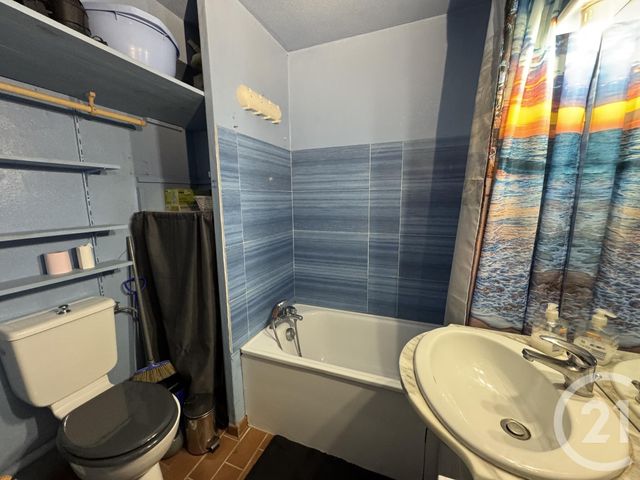 Appartement T1 à louer - 1 pièce - 24.8 m2 - SIX FOURS LES PLAGES - 83 - PROVENCE-ALPES-COTE-D-AZUR - Century 21 Agence Du Bord De Mer