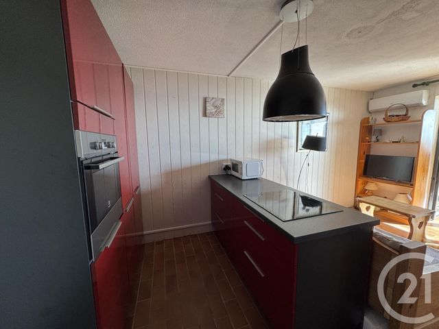 Appartement T1 à louer - 1 pièce - 24.8 m2 - SIX FOURS LES PLAGES - 83 - PROVENCE-ALPES-COTE-D-AZUR - Century 21 Agence Du Bord De Mer